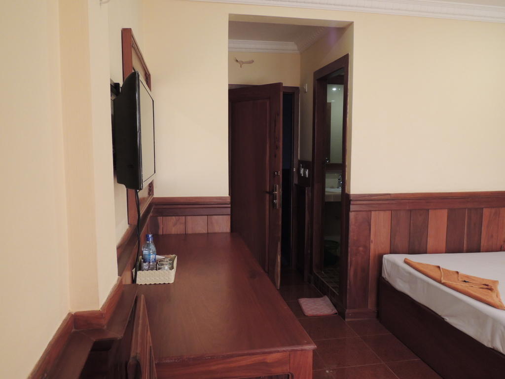 Banan Hotel Battambang Room photo