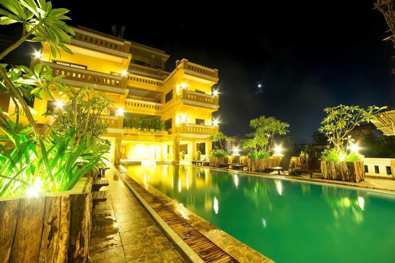 Banan Hotel Battambang Exterior photo